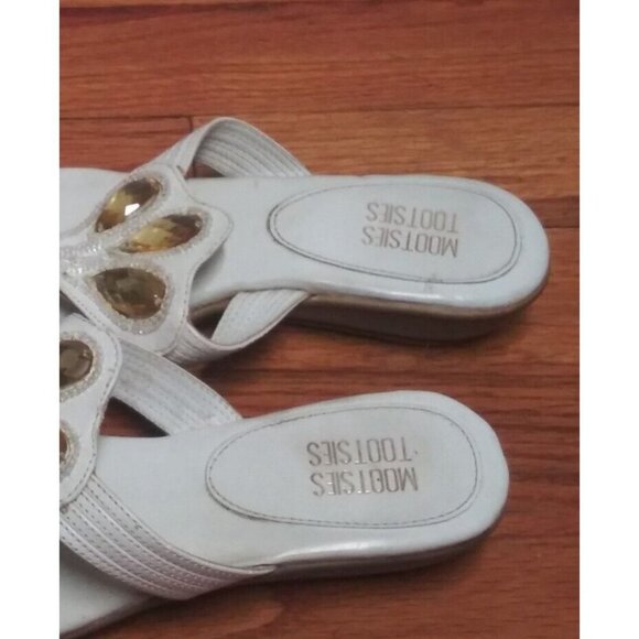 Mootsies Tootsies Sandals Thong Style white 7M yellow rhinestones Pretty wedges - Picture 7 of 7